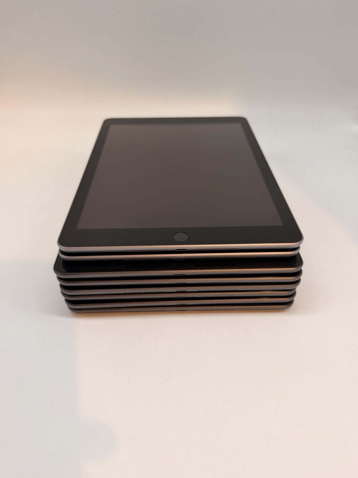 8 Stück Apple iPad 8th 7th 5th Gen 32GB Wi-Fi 10,2 Zoll Space Gray Tablet K002