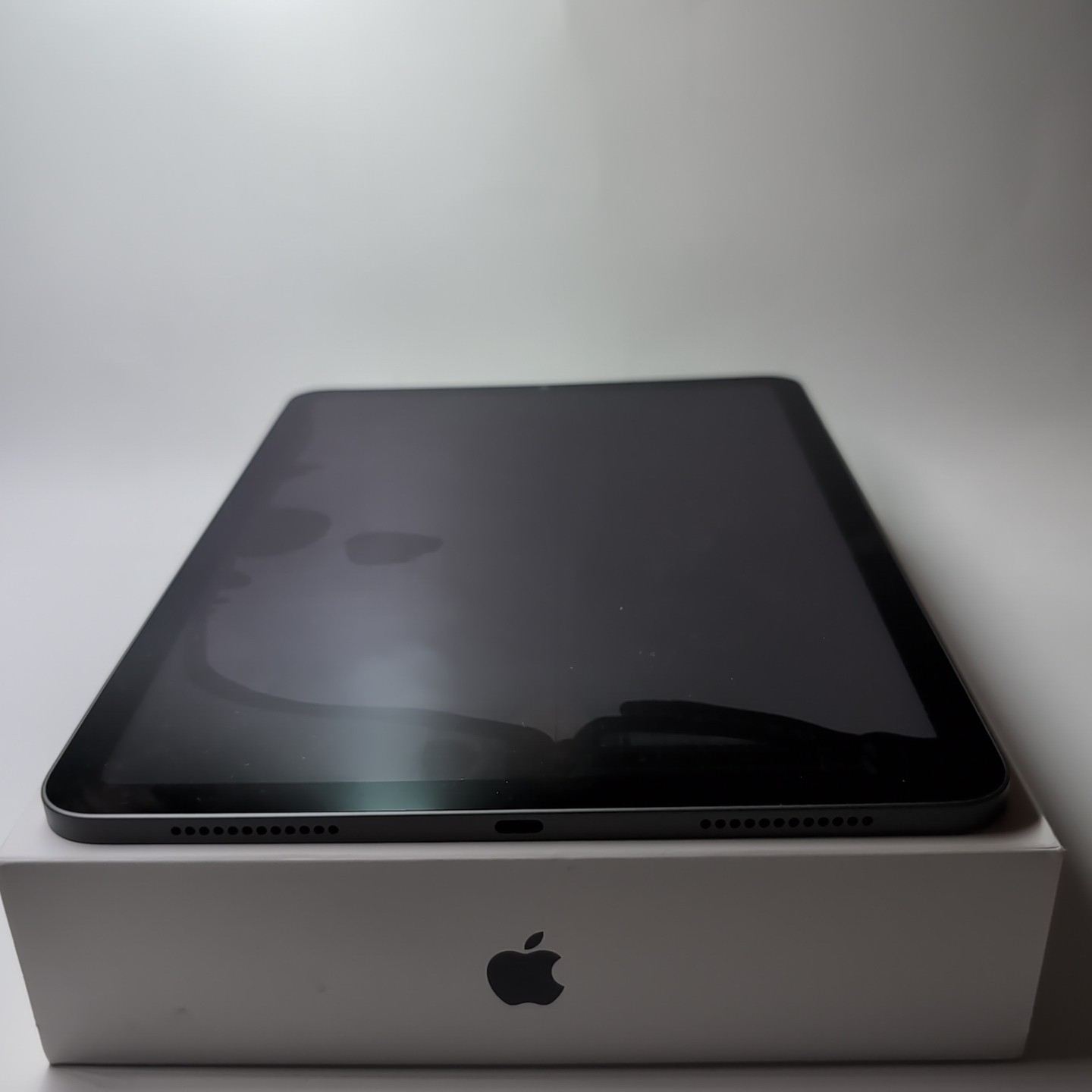Apple iPad Air 5. Gen 64GB Wi-Fi Displayschaden LESEN! K249