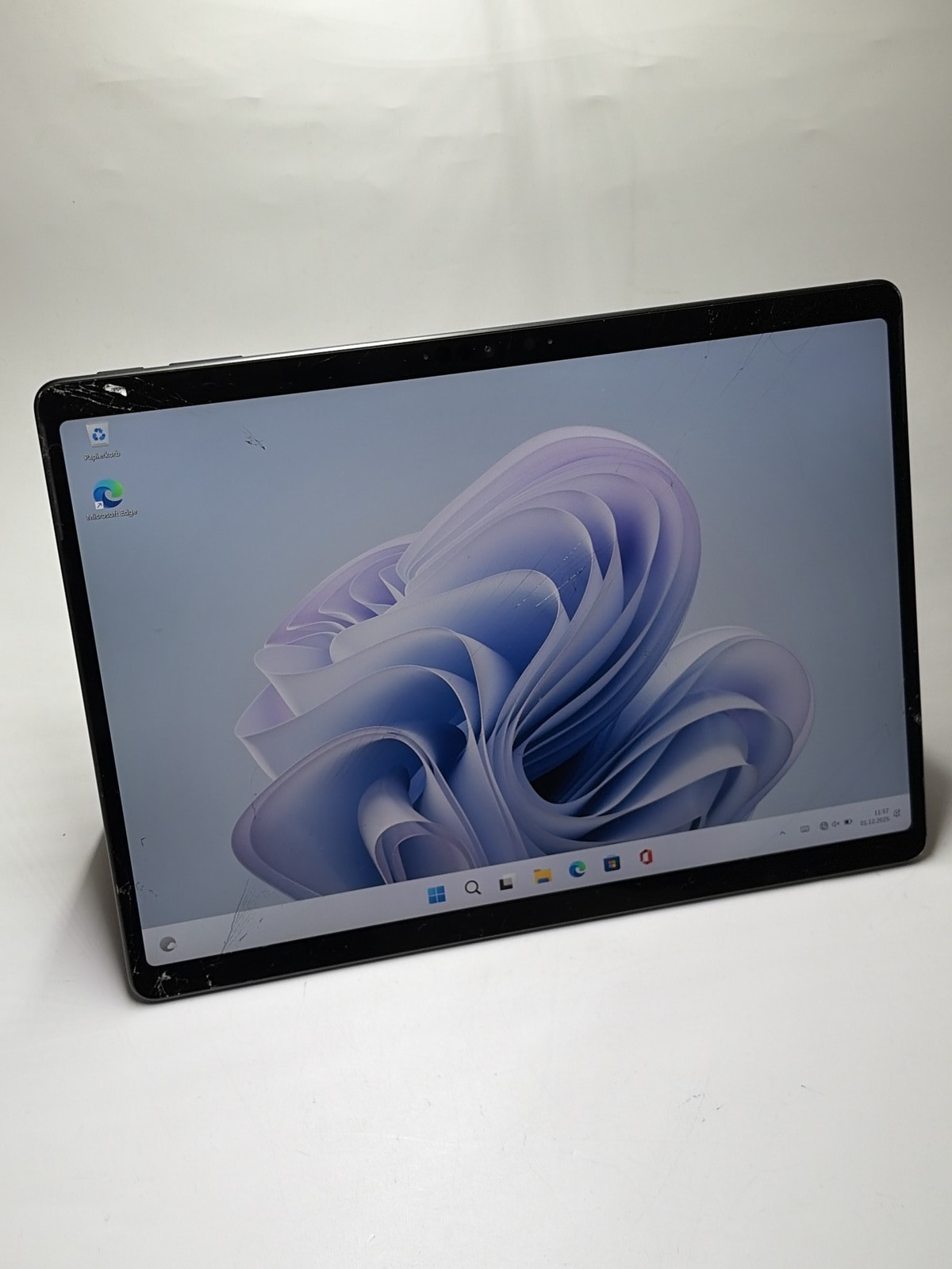 Microsoft Surface Pro 10 Intel Core Ultra 5 8GB 256GB Tablet 13 Zoll LESEN K436