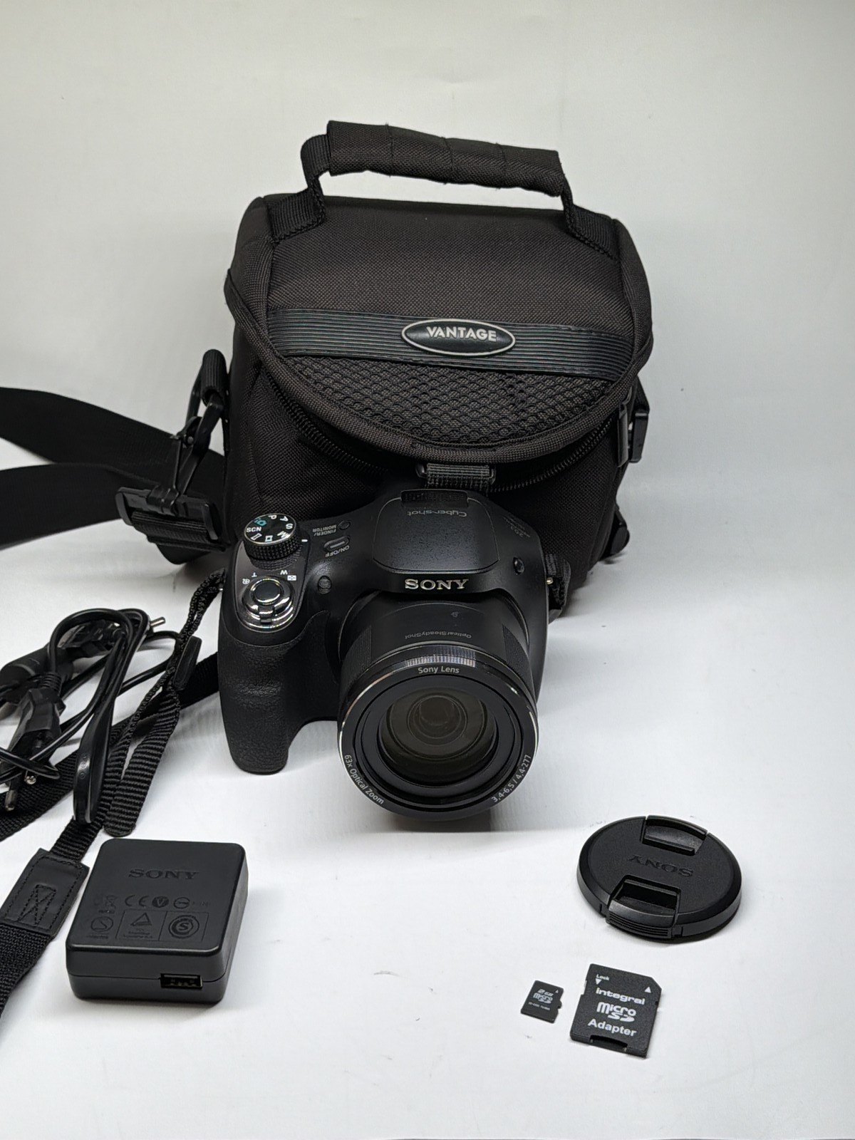 Sony Cyber-shot DSC-H400 Bridgekamera 20,1 MP 63x optischer Zoom Schwarz K578