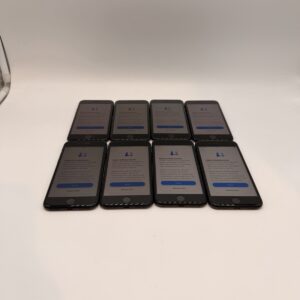 8 Stk. Apple iPhone SE 2. Gen 2020 128GB Schwarz Ohne Simlock K596