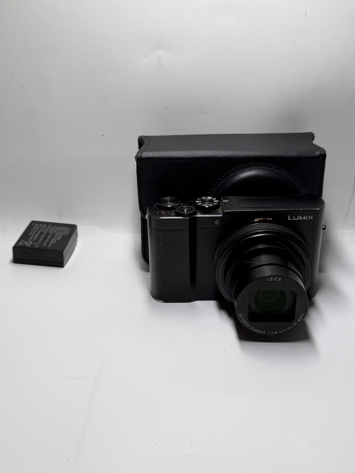 Panasonic Lumix DMC-TZ101 Kompaktkamera 20,1MP 4K WLAN 10x Optischer Zoom J071