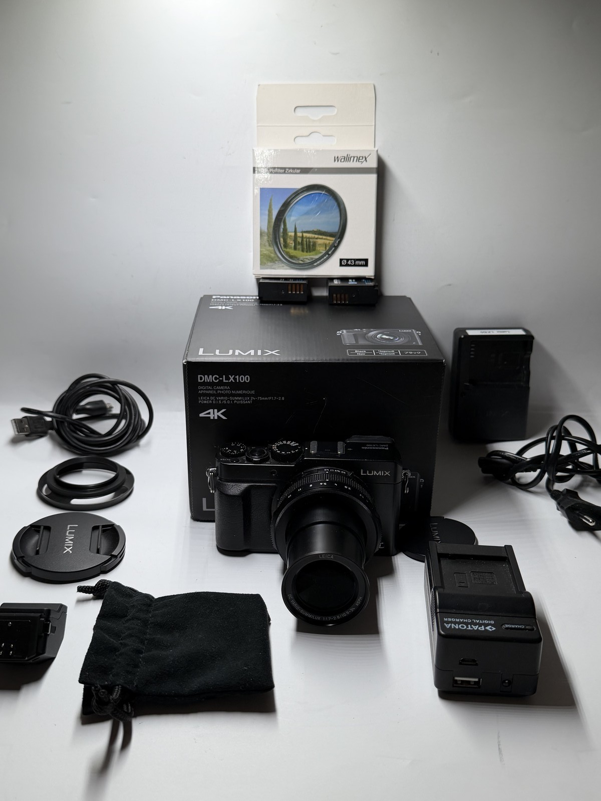 Panasonic LUMIX DMC-LX100 Kompaktkamera 12.8MP 4K Wi-Fi f/1.7 Schwarz J077